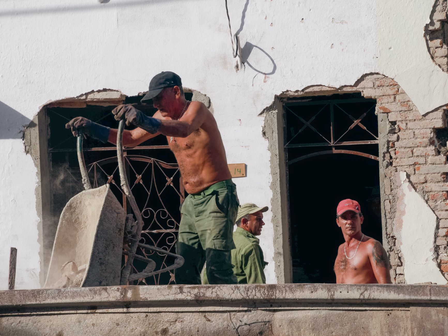 Equipo en obra, Narvarte